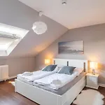 Апартаменты Beachside *